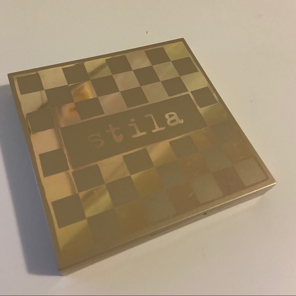 Stila eye shadow palette - Picture 2 of 4